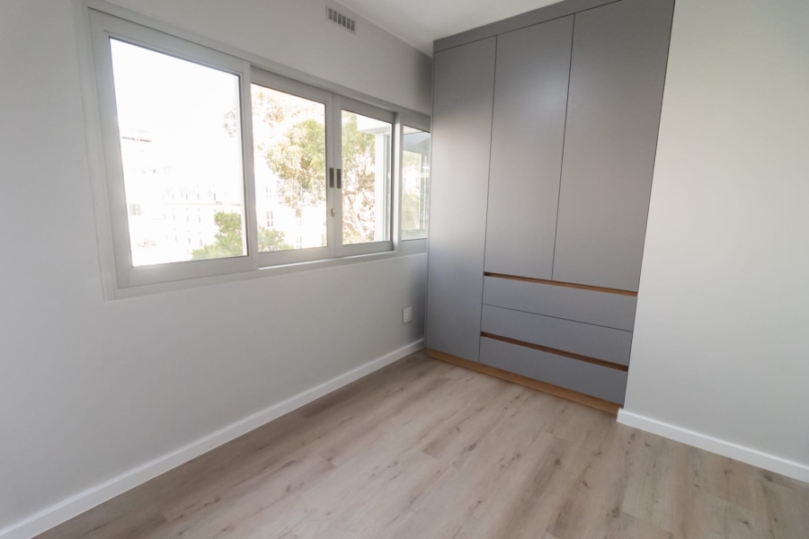 3 Bedroom Property for Sale in Sea Point Western Cape
